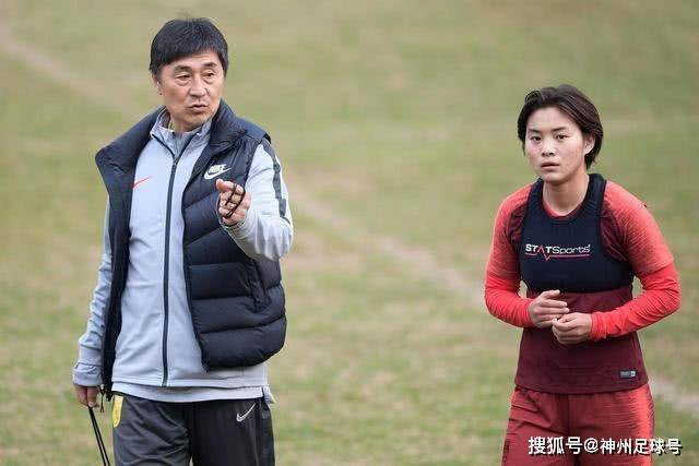 詹姆斯40岁后首次出战便轰14+9+7 历史仅有4次此荣誉